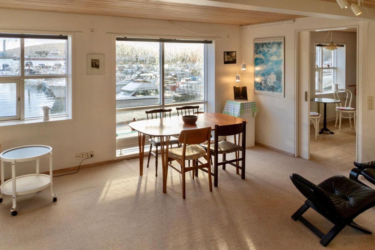 Guesthouse At The Boat Harbour Tórshavn Esterno foto