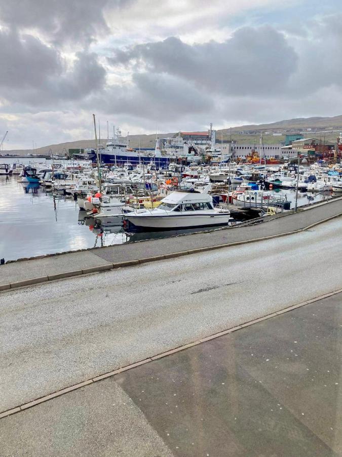 Guesthouse At The Boat Harbour Tórshavn Esterno foto