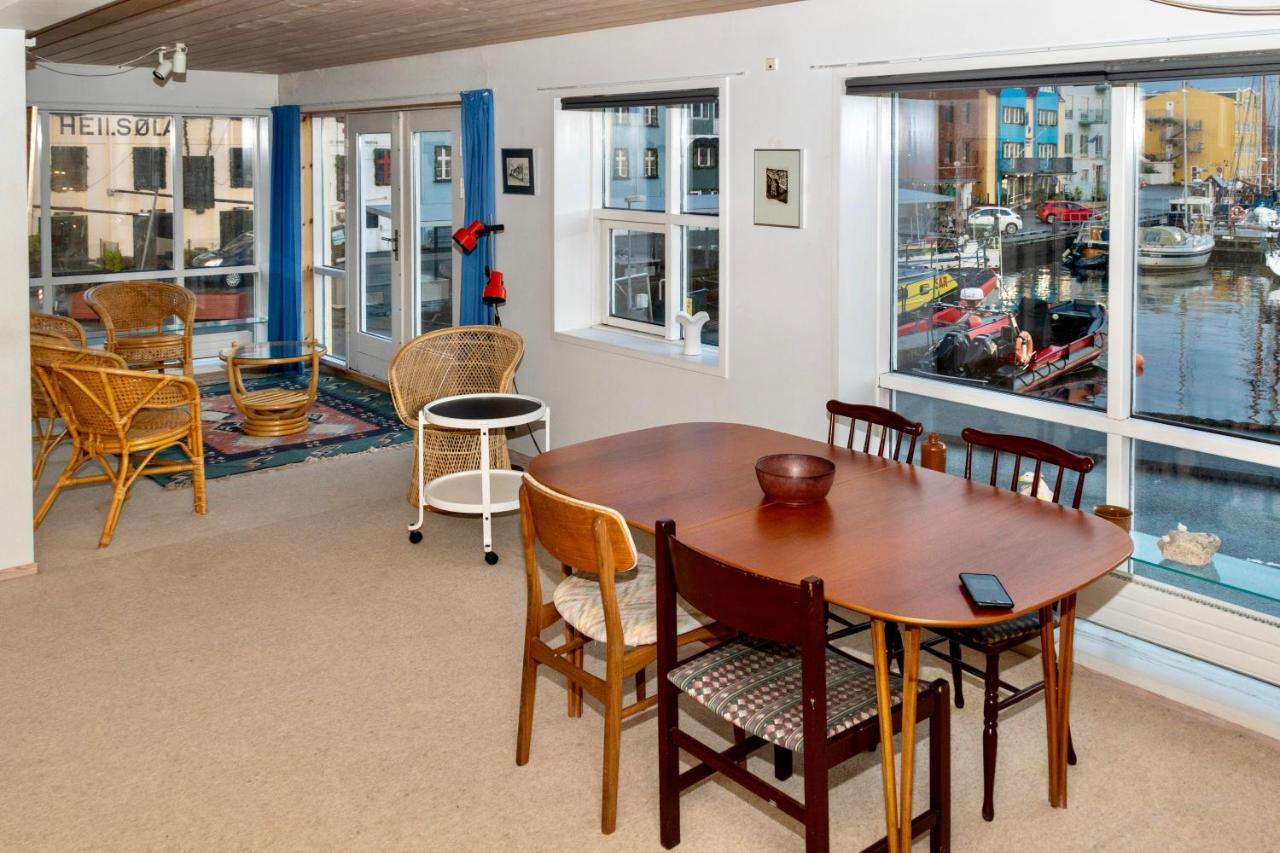 Guesthouse At The Boat Harbour Tórshavn Esterno foto