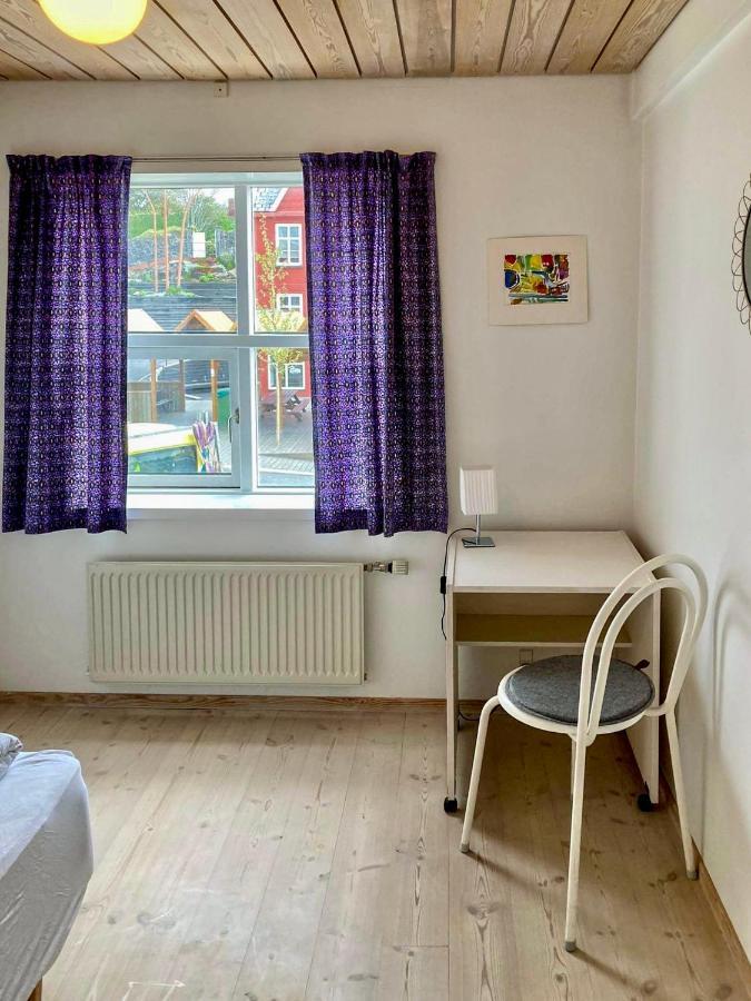 Guesthouse At The Boat Harbour Tórshavn Esterno foto