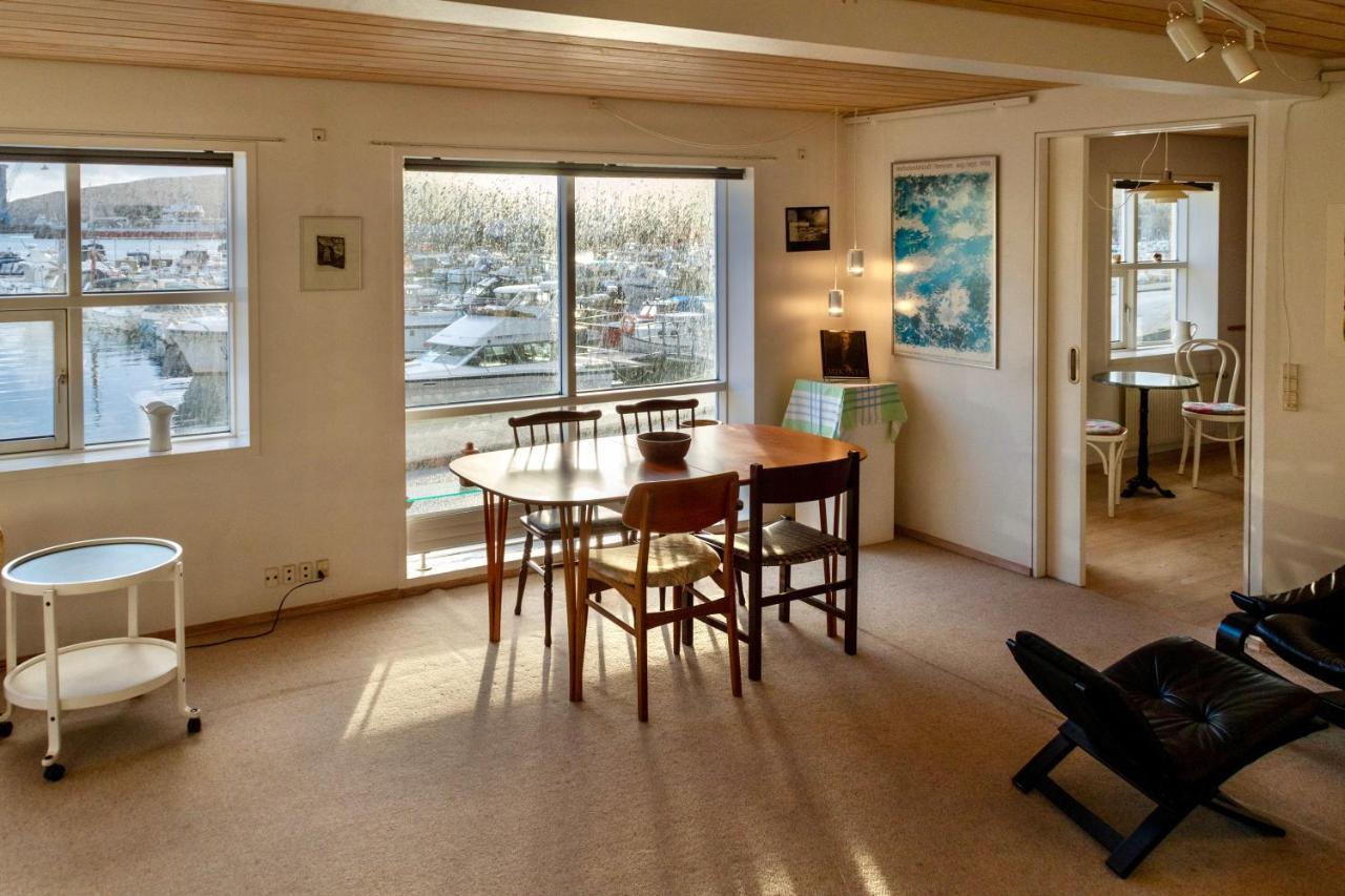 Guesthouse At The Boat Harbour Tórshavn Esterno foto