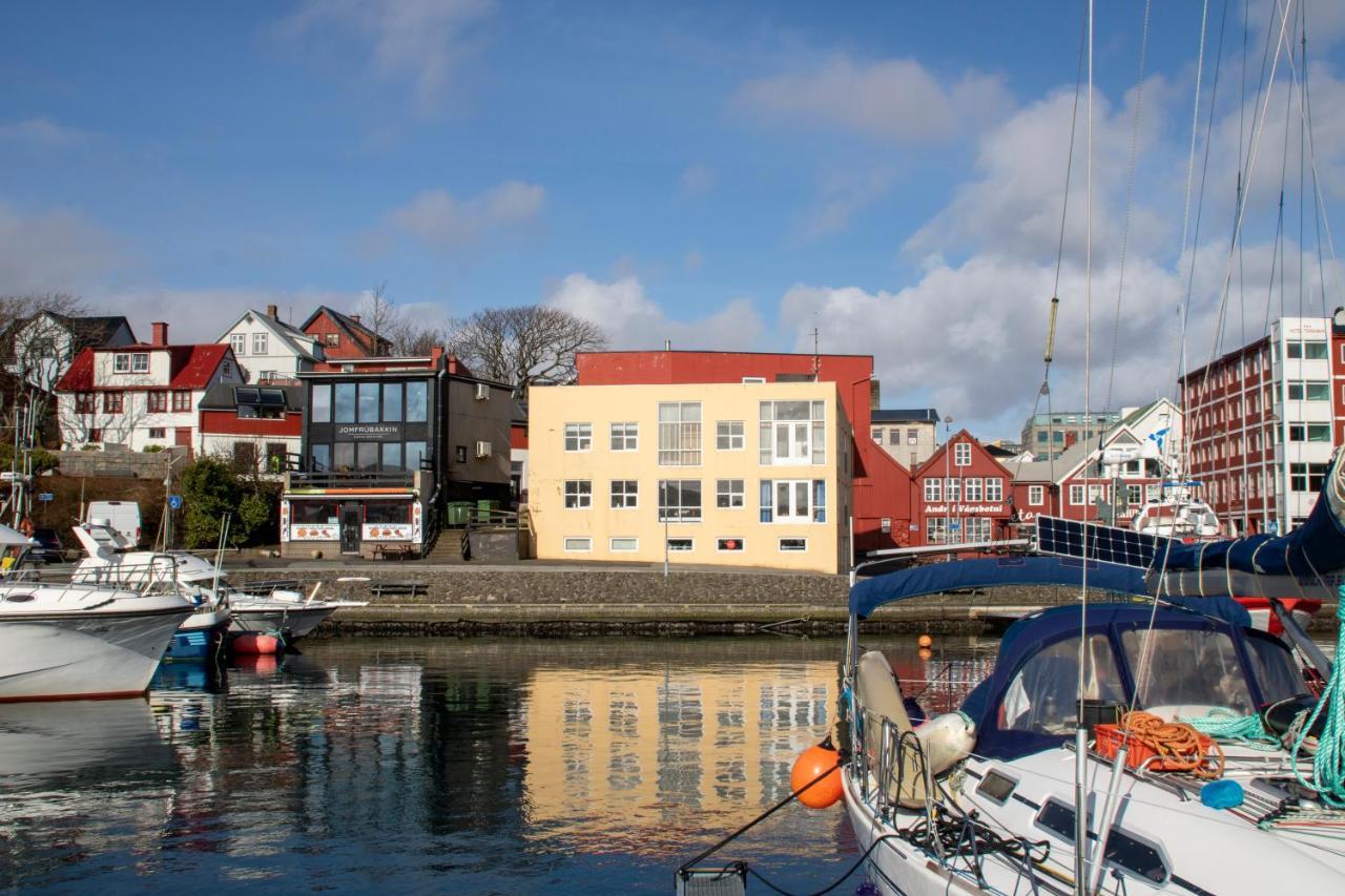 Guesthouse At The Boat Harbour Tórshavn Esterno foto